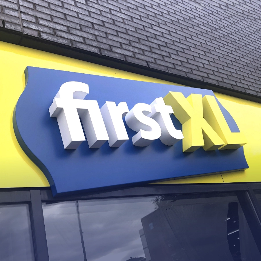 FirstXL-Branding Case UnitR reclamebureau Utrecht vierkant